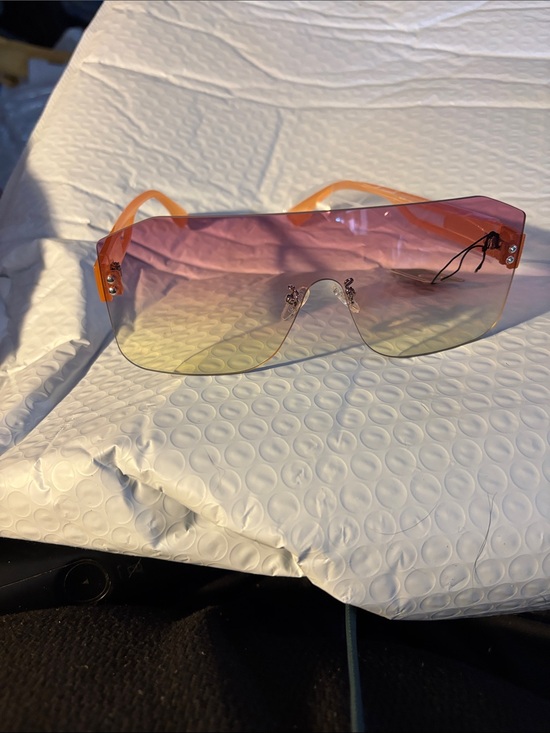 AJ Accessories - Rimless Gradient Shield Sunglasses - Pink and Yellow